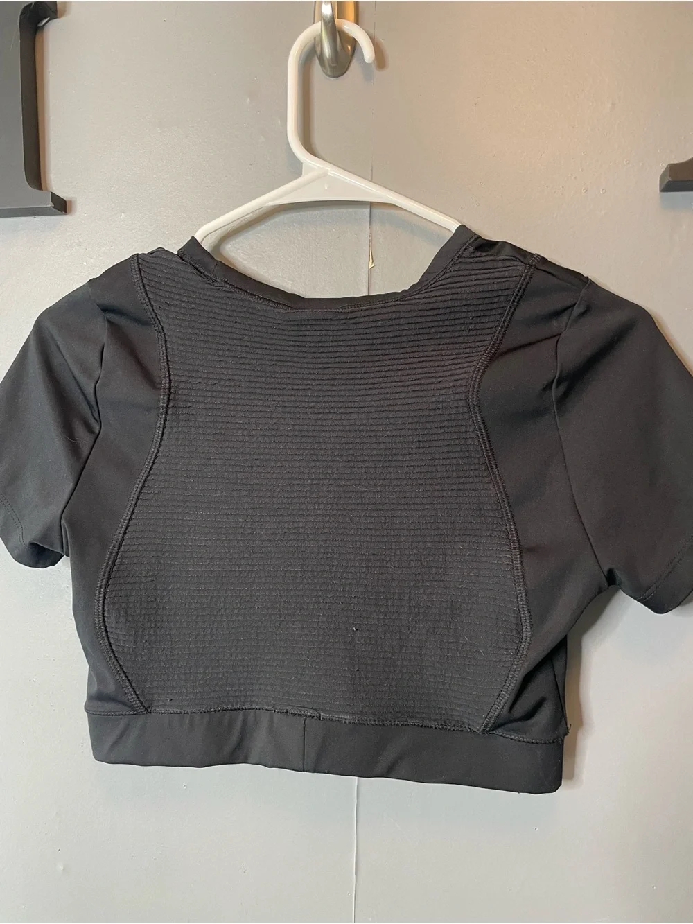 Nike Training Aeroadapt crop top in black performance top size small